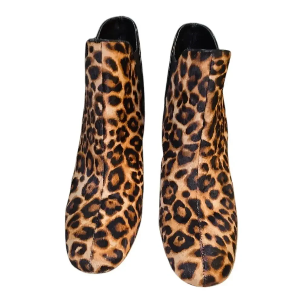 White house black market calf hair Leopard Print heeled Ankle Boots Size 9